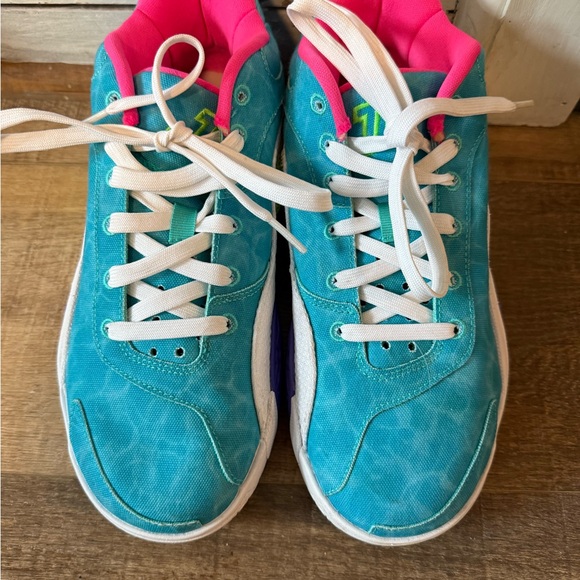 Nike Kids JT b-ball Sneakers in Teal, Pink, and Green - Picture 9 of 9